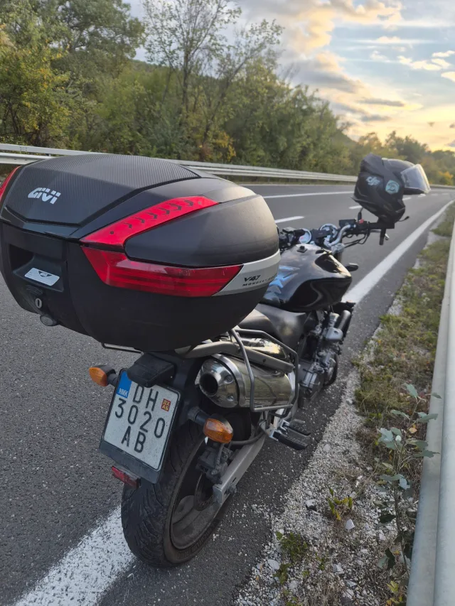 Honda Hornet CB600F engine and exhaust detail