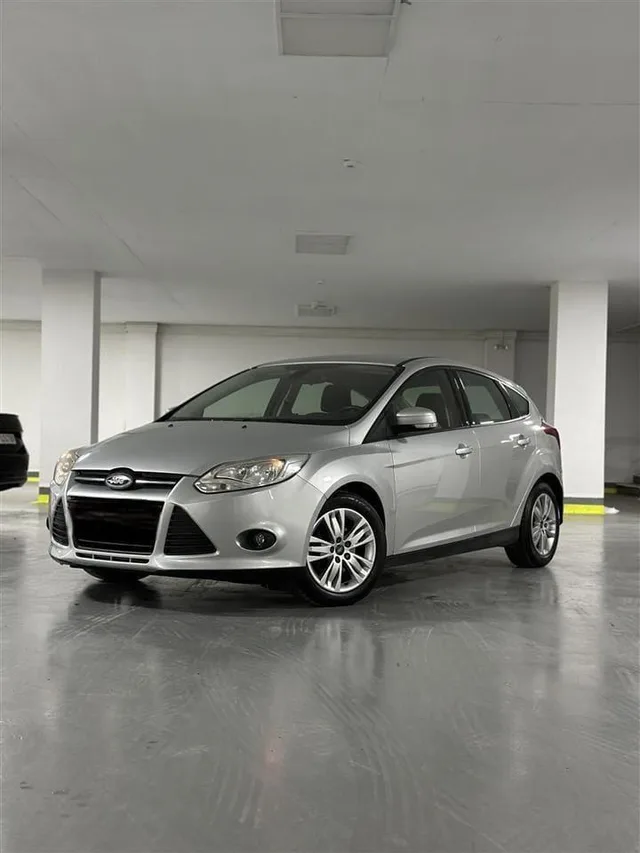 Se prodava Ford focus titanium 1.6 2011 godina moze i zamena 1