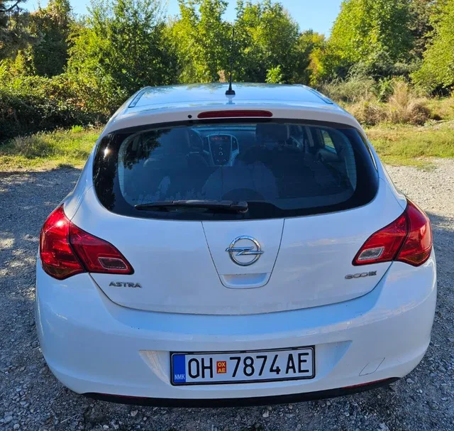 OPEL ASTRA H 1.4 year 2013 1