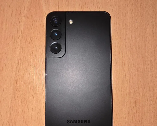 Samsung Galaxy S22 1