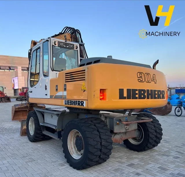 Bager LIEBHERR 904 C 1