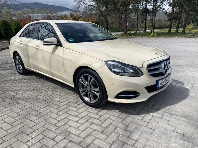 MERCEDES E220 BlueTEC 9G Tronic 1