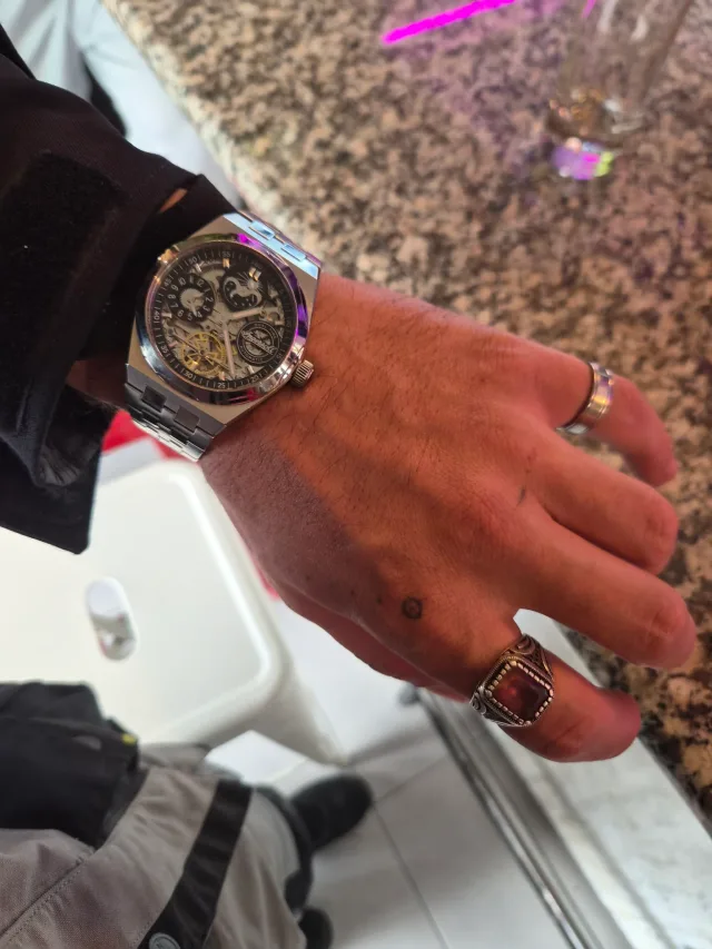 Ingersoll watch bracelet and clasp showing light wear