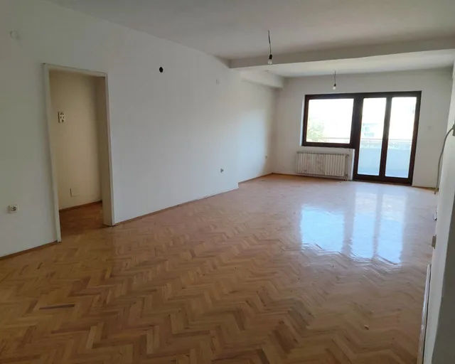 For sale three-room apartment 96m² in Gjorche Petrov – Dexion 1