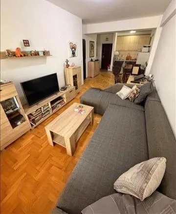 Savić shet apartament në Kisela Voda 1
