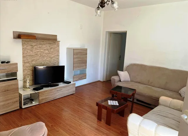 Shitet apartament 64m2 pranë Mavrovkës 1
