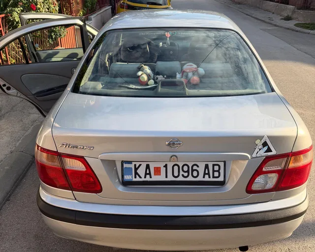 Nissan Almera 1