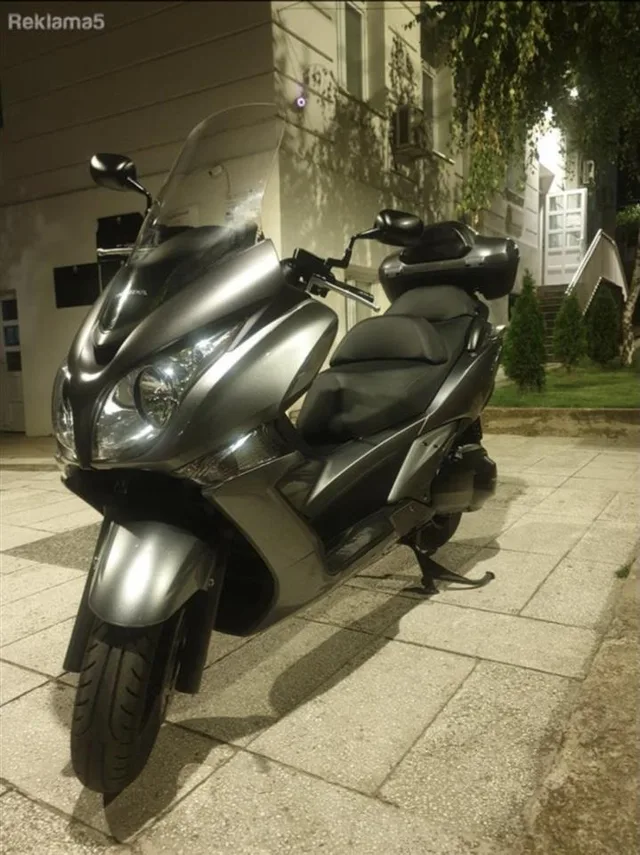 Honda Silverwing FSJ 400 40kW 2011 god. odlichen 1