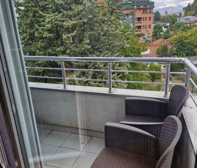 Apartament përballë Qendrës Klinike Elisie Popovski 1