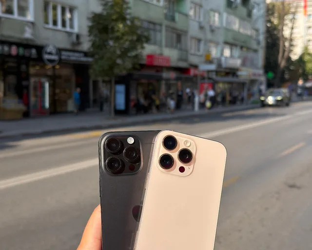 iPhone 16 Pro Max 256GB - Super Socuvani -6 Meseci Garancija 1